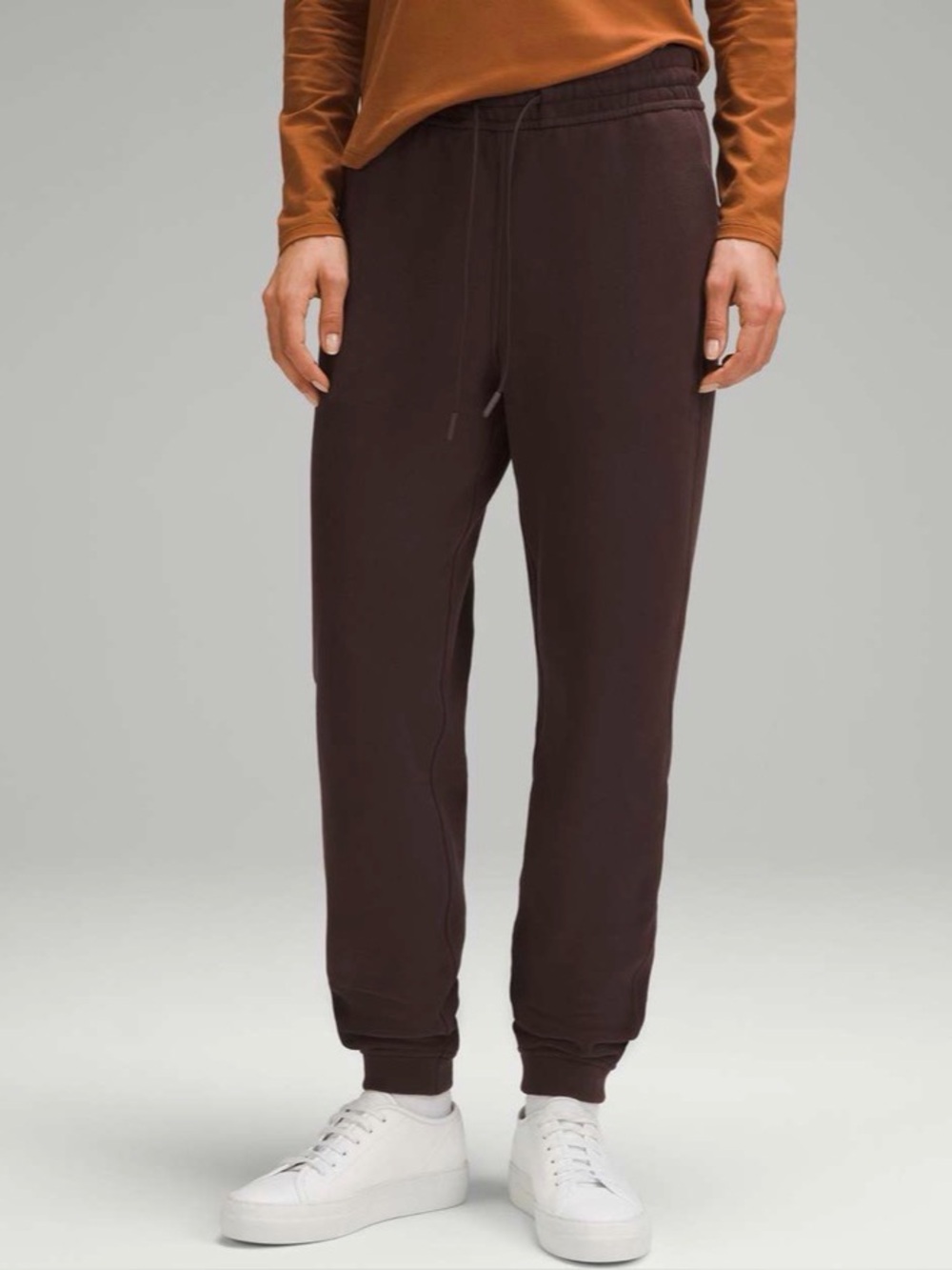 Lululemon loungeful high-rise jogger in Espresso